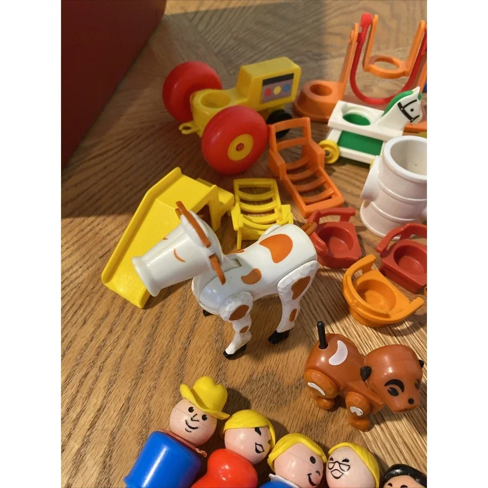 Vintage Fisher Price Little People Different Plastic People Furniture Rare HTF